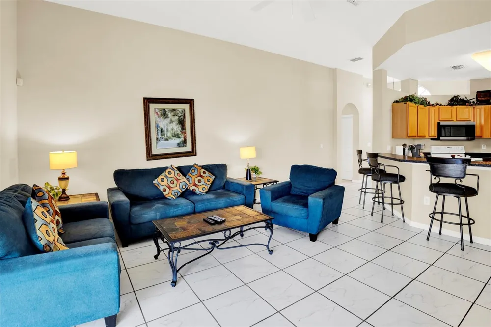 121 MINNIEHAHA CIRCLE Haines City, FL 33844