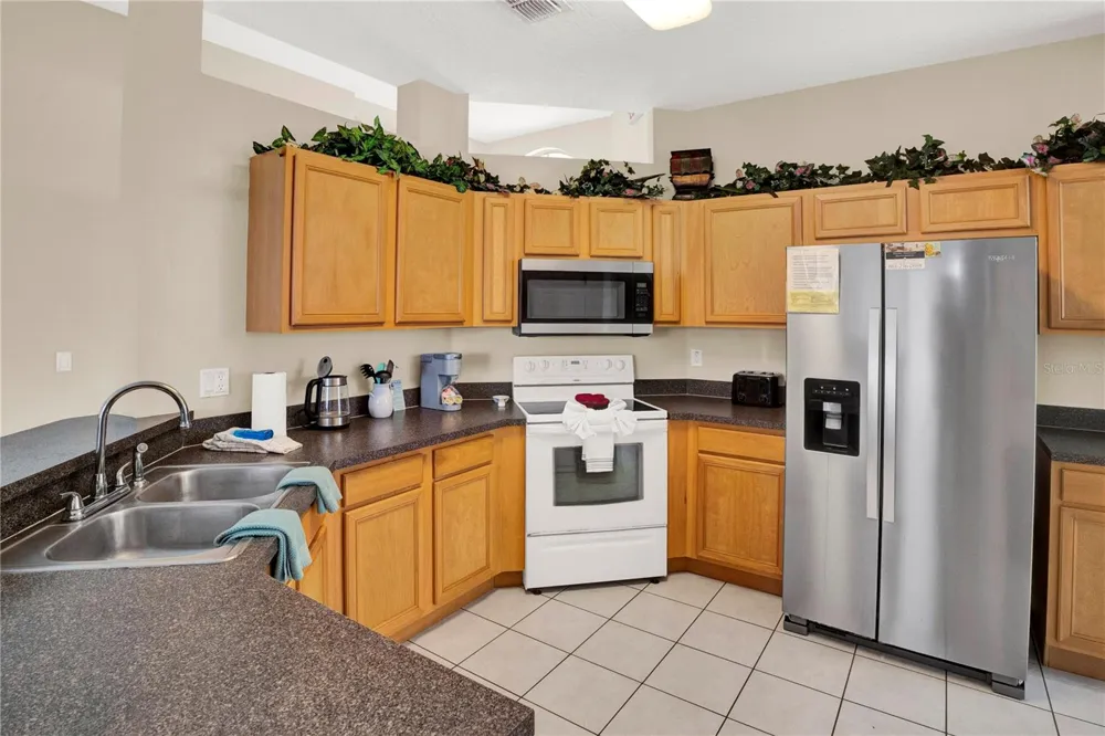 121 MINNIEHAHA CIRCLE Haines City, FL 33844