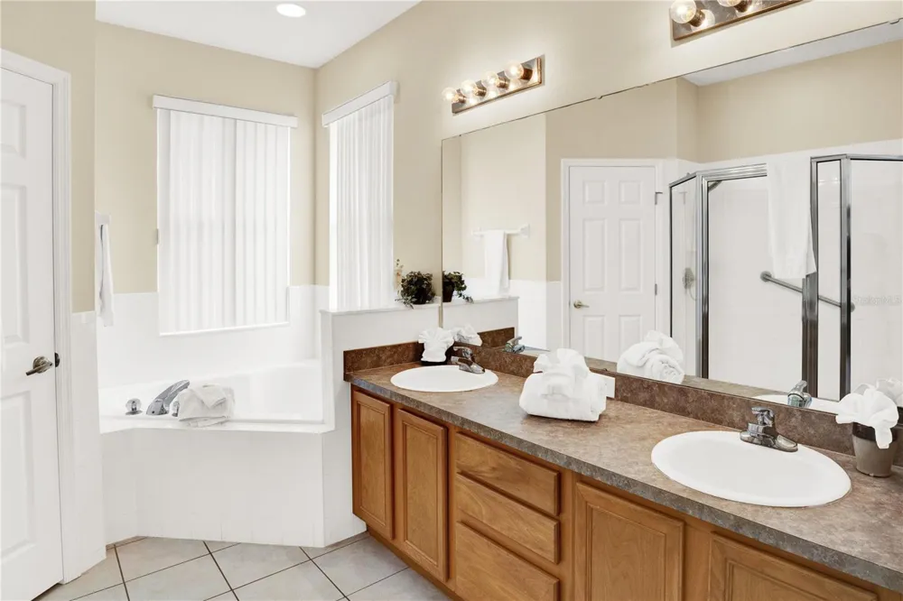 121 MINNIEHAHA CIRCLE Haines City, FL 33844