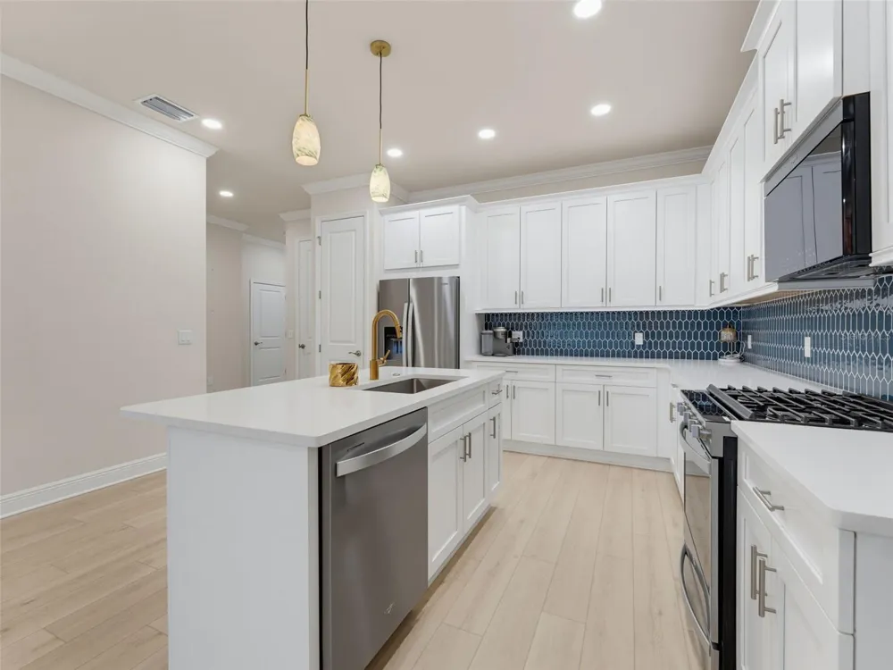 2525 MARIO WAY Clearwater, FL 33761