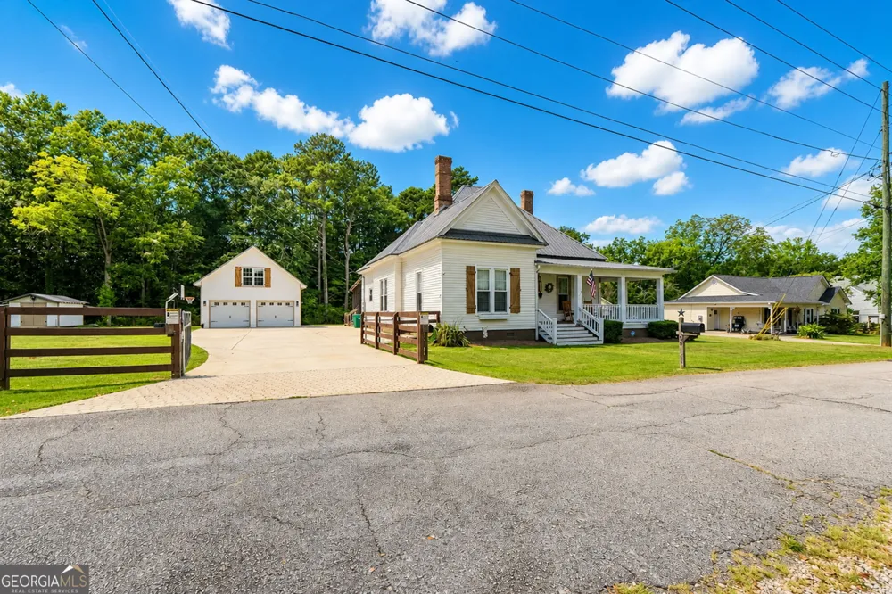 35 Combs ST Locust Grove, GA 30248