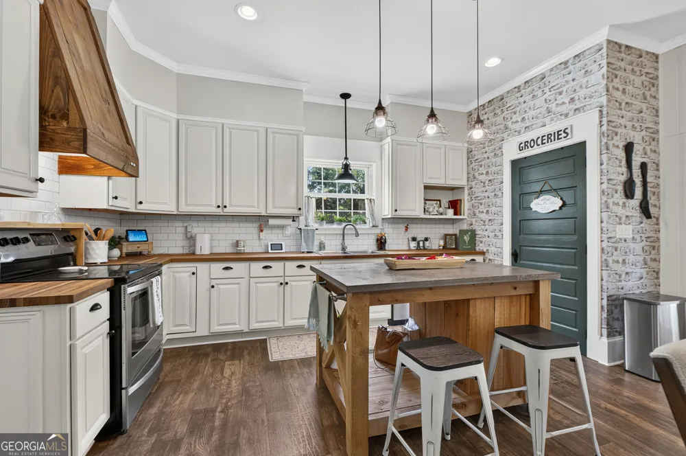 35 Combs ST Locust Grove, GA 30248