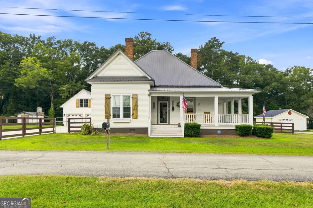 35 Combs ST Locust Grove, GA 30248