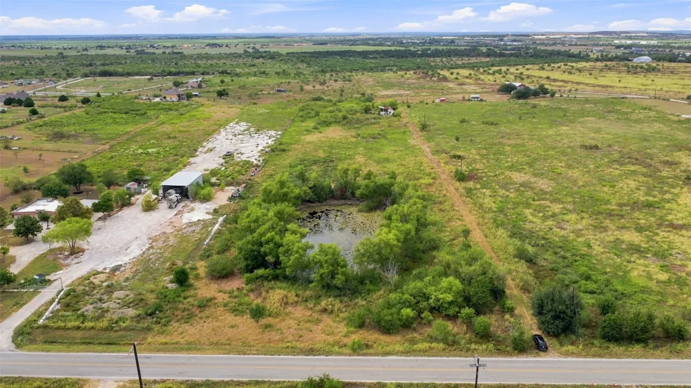 6207 Turnersville Road Creedmoor, TX 78610
