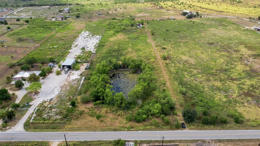 6207 Turnersville Road Creedmoor, TX 78610