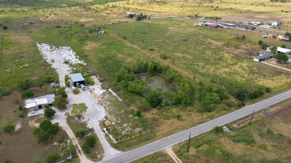 6207 Turnersville Road Creedmoor, TX 78610