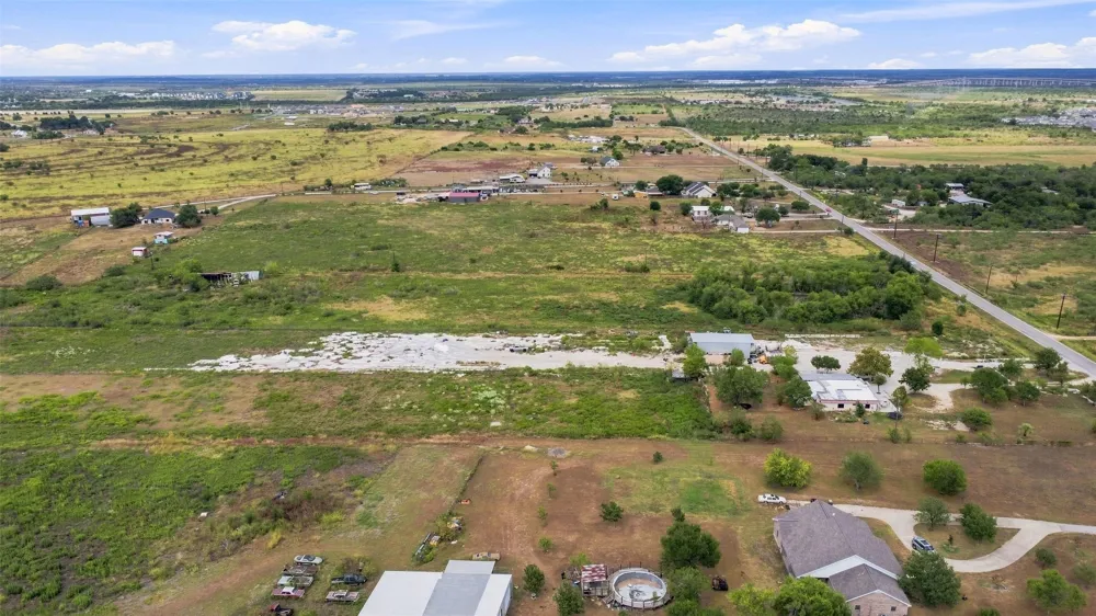 6207 Turnersville Road Creedmoor, TX 78610