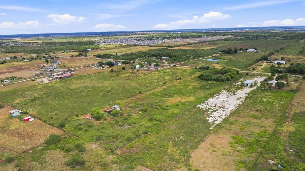 6207 Turnersville Road Creedmoor, TX 78610