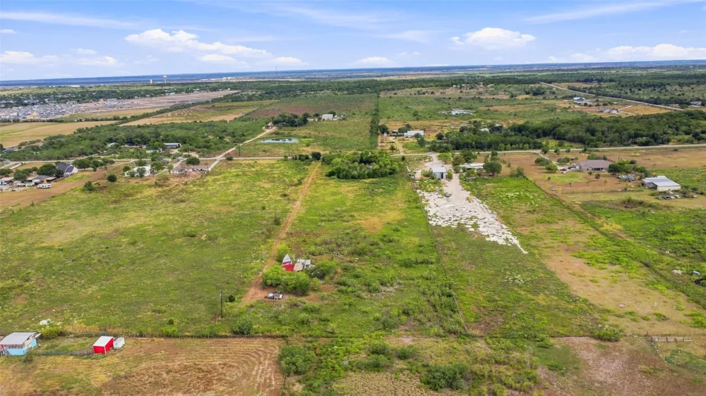 6207 Turnersville Road Creedmoor, TX 78610