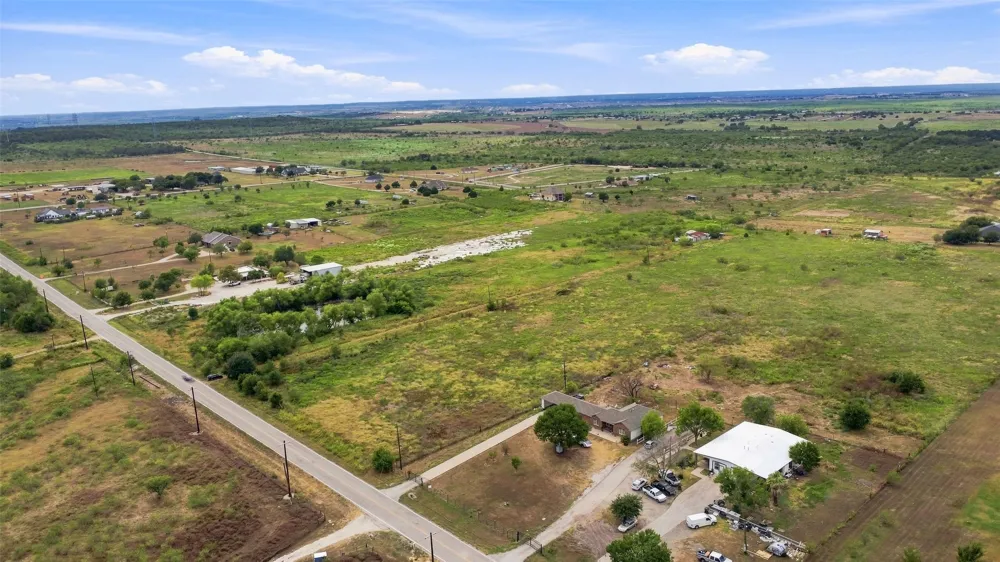 6207 Turnersville Road Creedmoor, TX 78610