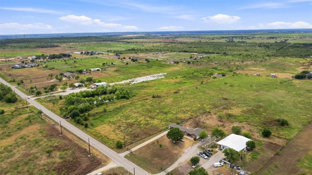6207 Turnersville Road Creedmoor, TX 78610