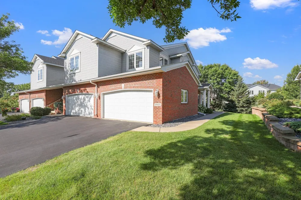 20035 Homestead Court #28 Lakeville, MN 55044