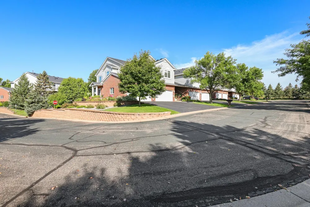 20035 Homestead Court #28 Lakeville, MN 55044