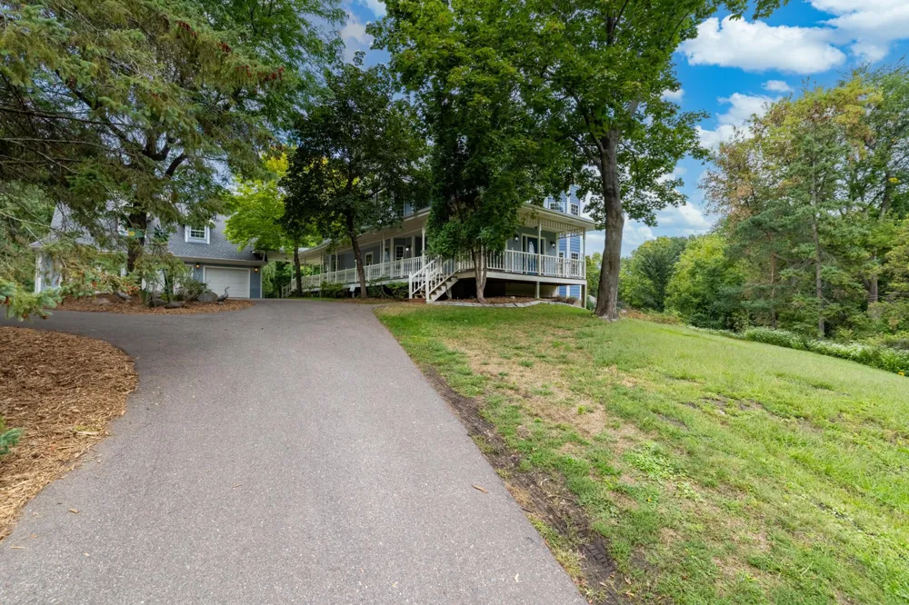 8620 Inver Grove Trail Inver Grove Heights, MN 55076