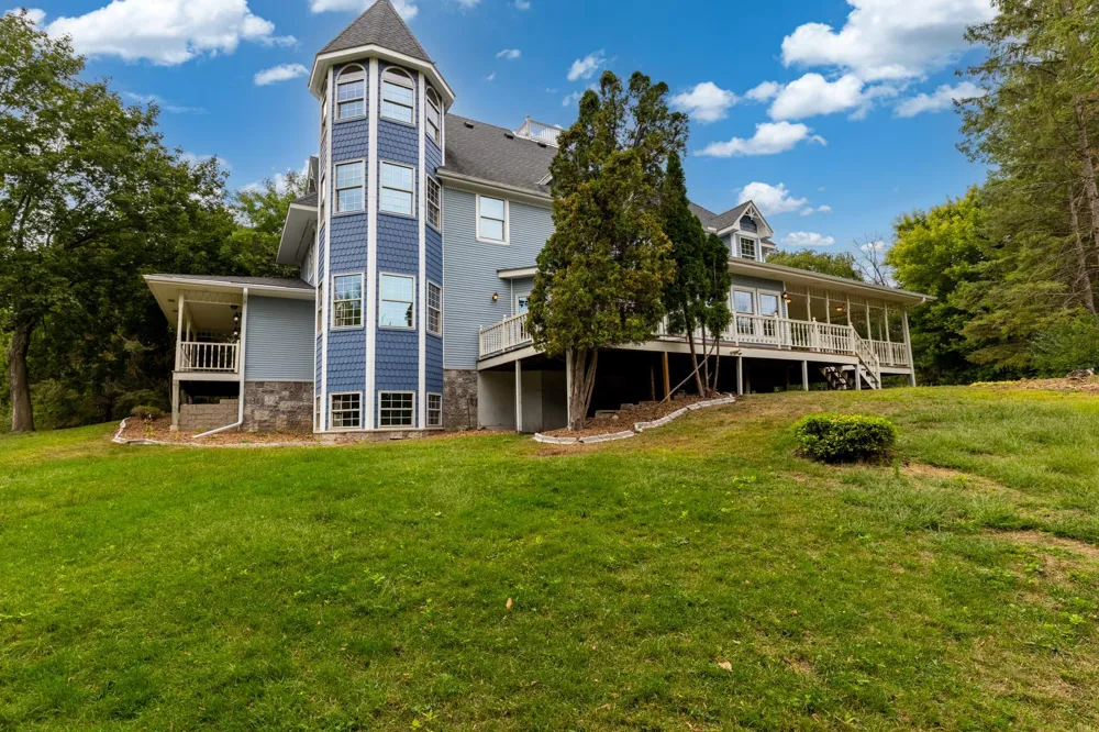 8620 Inver Grove Trail Inver Grove Heights, MN 55076