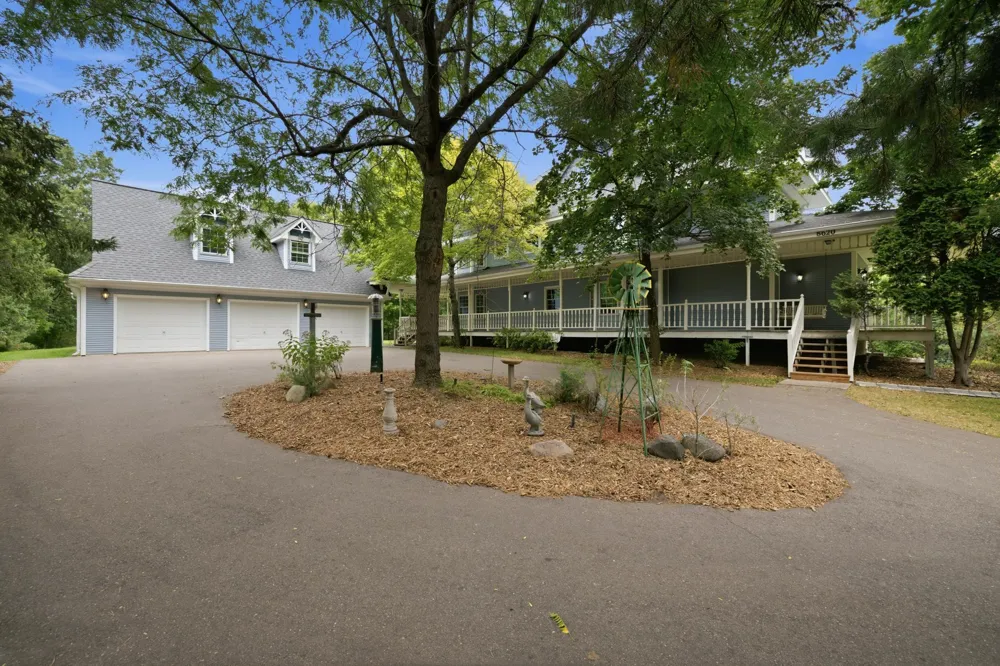 8620 Inver Grove Trail Inver Grove Heights, MN 55076