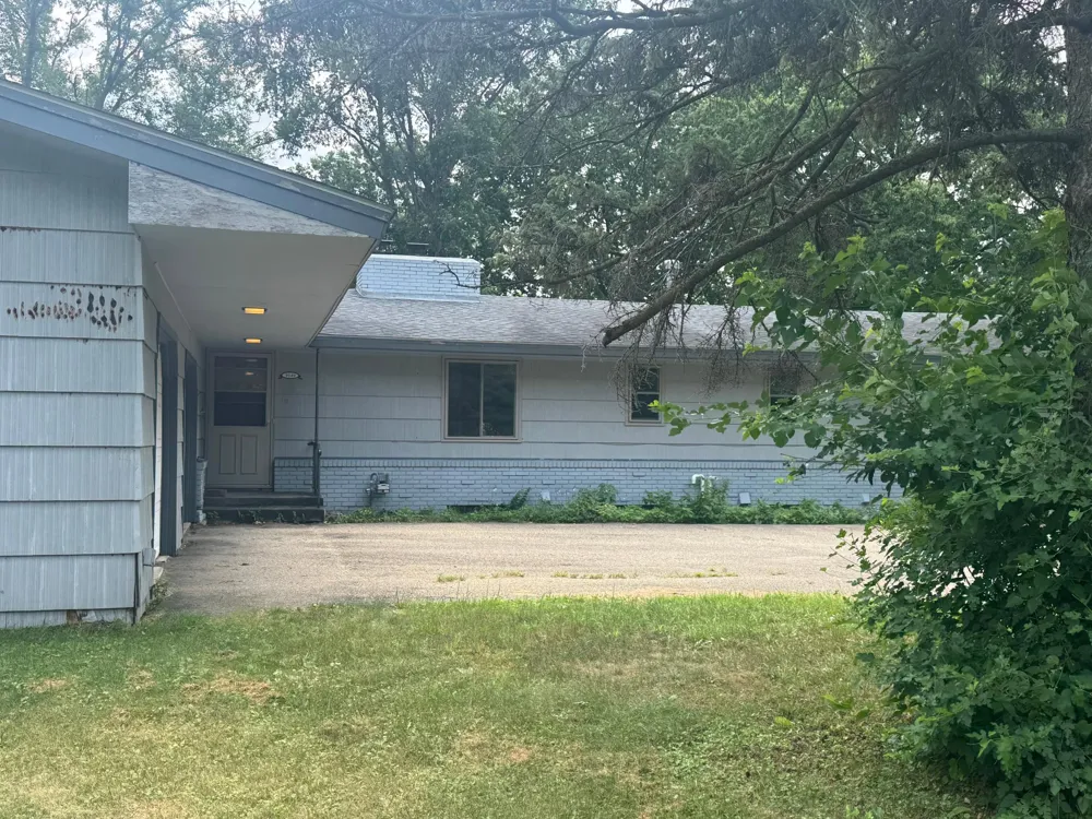 9149 Meadowview Road Bloomington, MN 55425