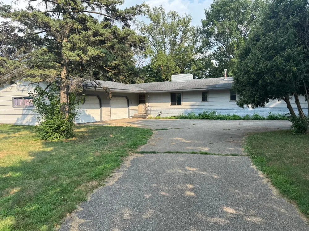 9149 Meadowview Road Bloomington, MN 55425
