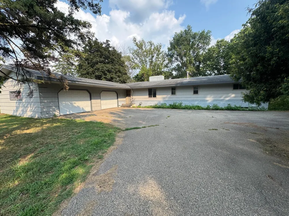 9149 Meadowview Road Bloomington, MN 55425