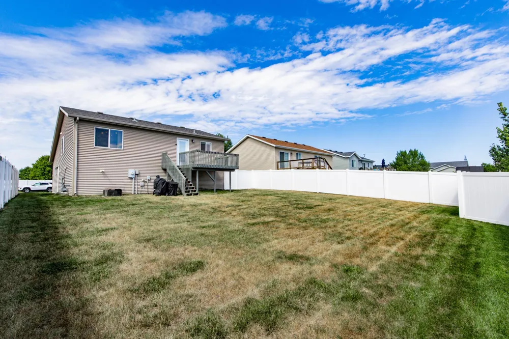 1219 DIVERSION DRIVE W West Fargo, ND 58078