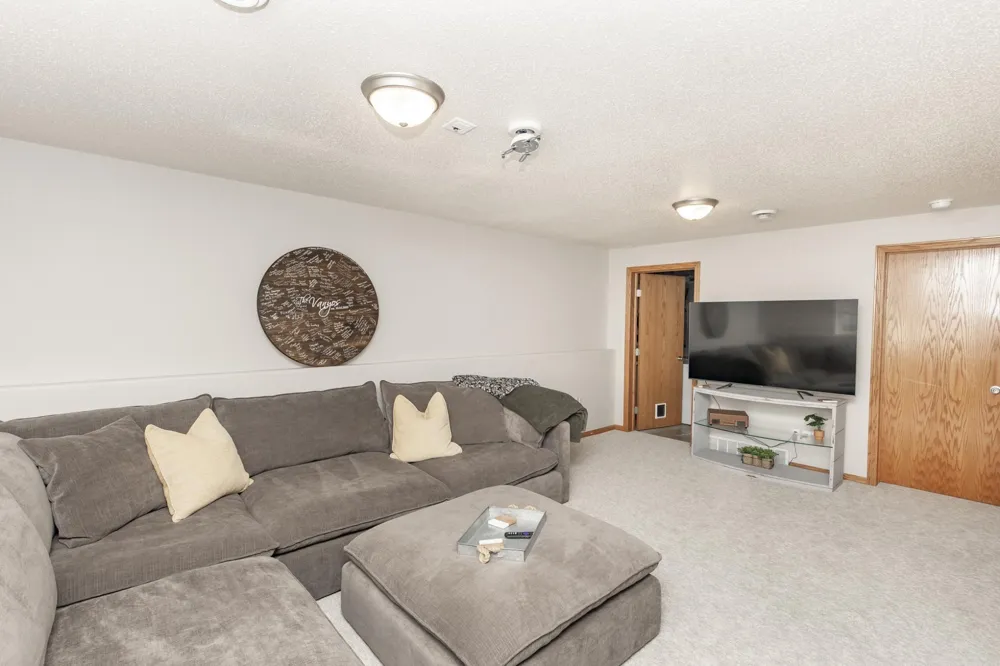 1219 DIVERSION DRIVE W West Fargo, ND 58078