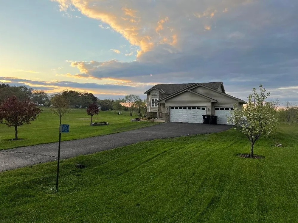 10590 257th Avenue NW Zimmerman, MN 55398