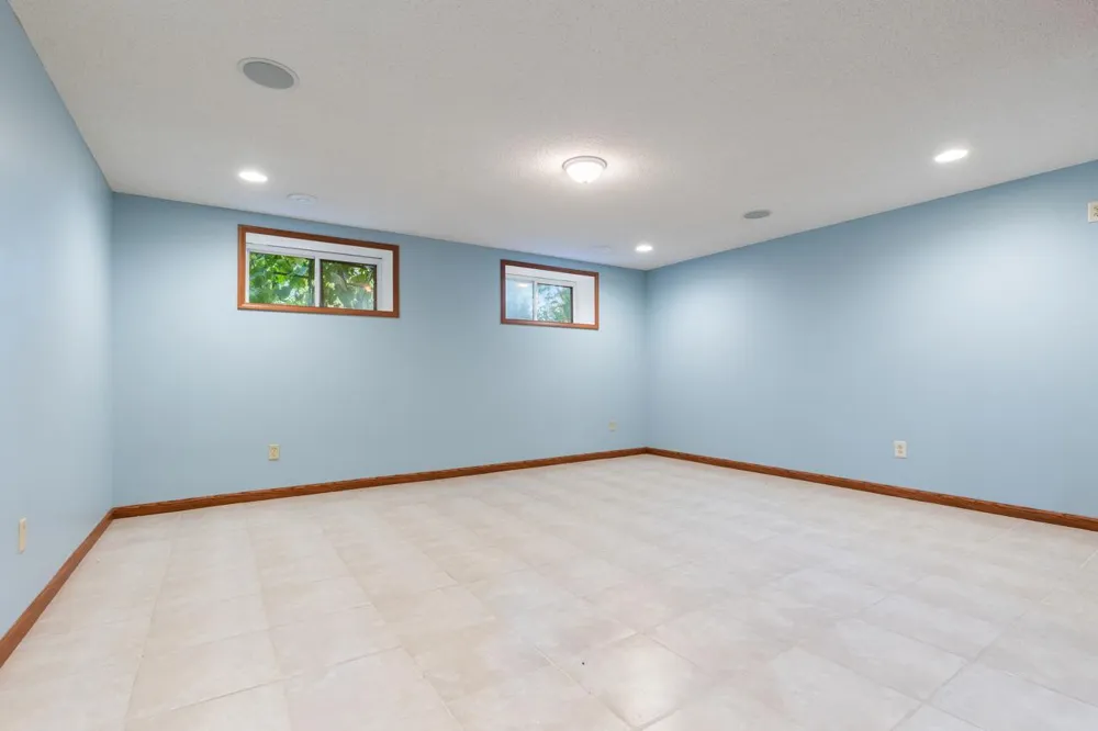 8818 Belvedere Drive Eden Prairie, MN 55347