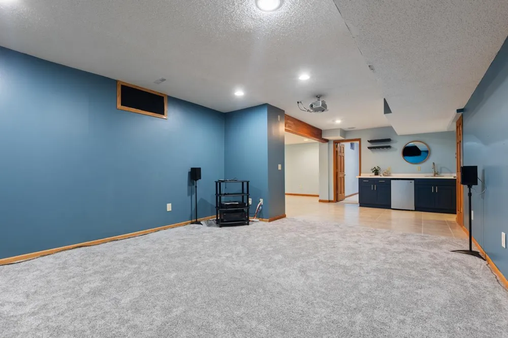 8818 Belvedere Drive Eden Prairie, MN 55347