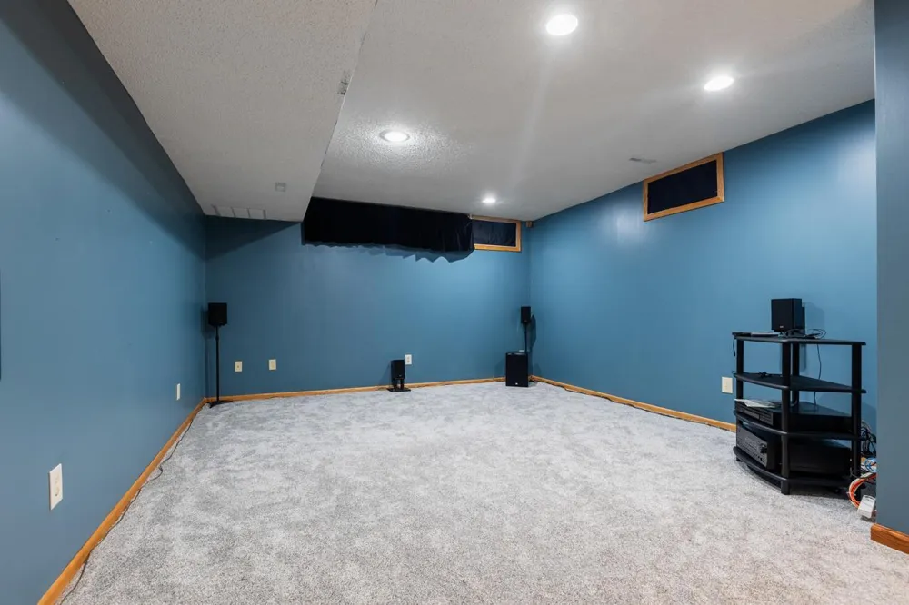 8818 Belvedere Drive Eden Prairie, MN 55347
