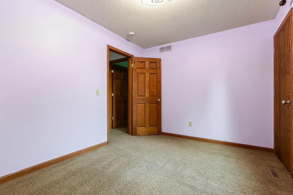 8818 Belvedere Drive Eden Prairie, MN 55347