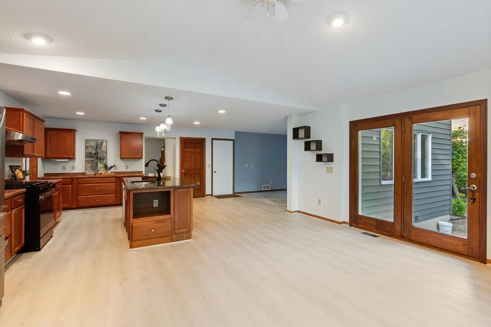 8818 Belvedere Drive Eden Prairie, MN 55347