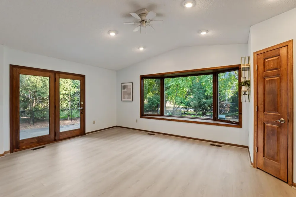 8818 Belvedere Drive Eden Prairie, MN 55347