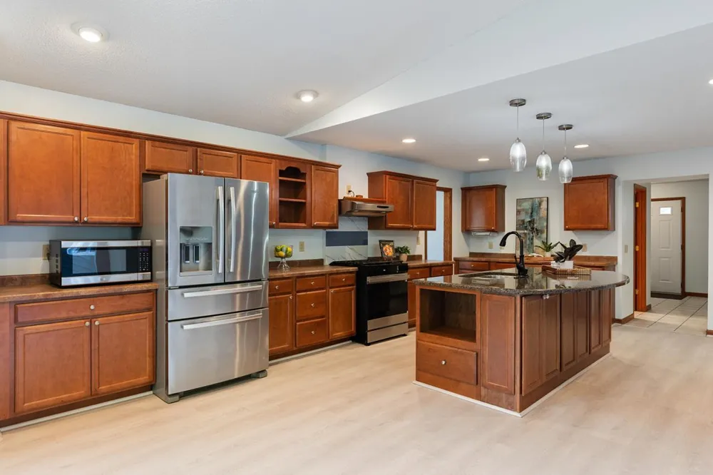 8818 Belvedere Drive Eden Prairie, MN 55347