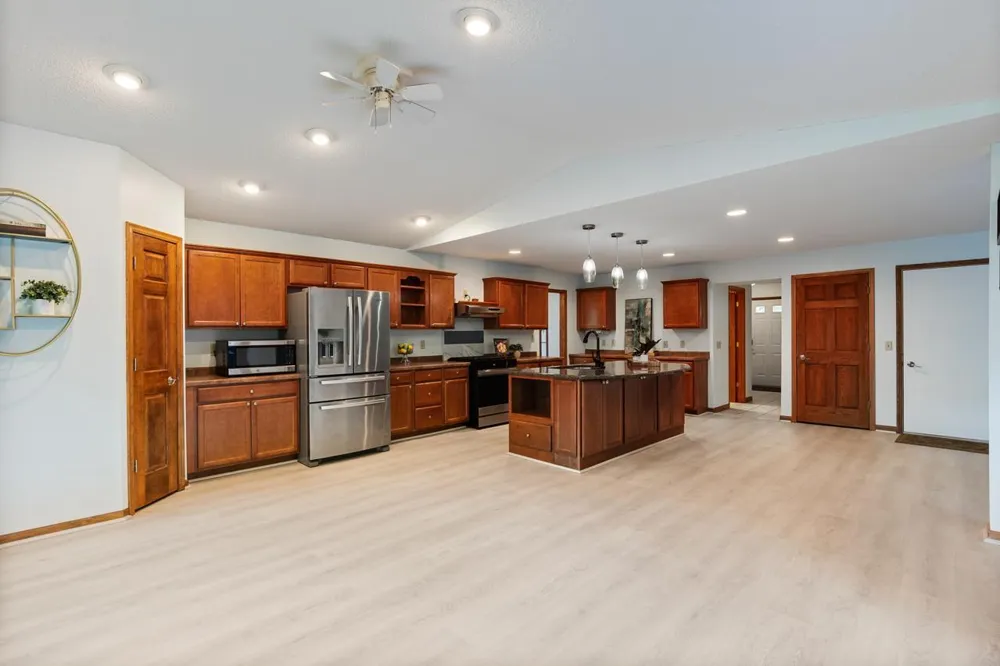 8818 Belvedere Drive Eden Prairie, MN 55347