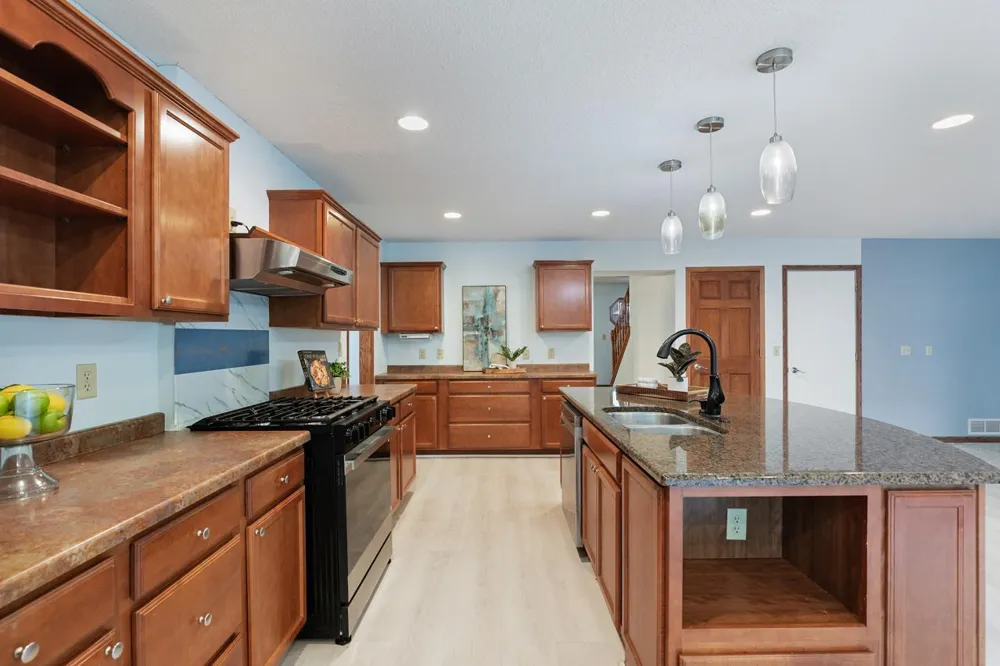 8818 Belvedere Drive Eden Prairie, MN 55347