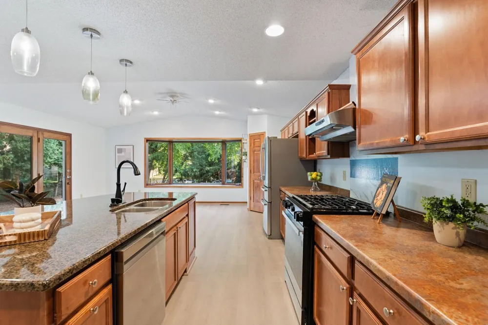8818 Belvedere Drive Eden Prairie, MN 55347