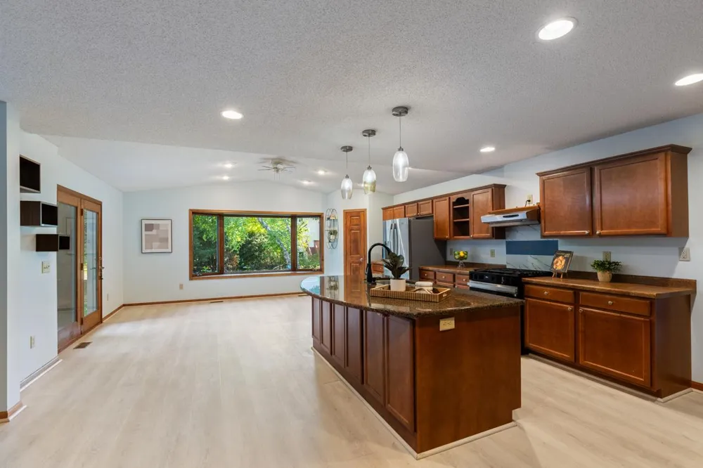 8818 Belvedere Drive Eden Prairie, MN 55347