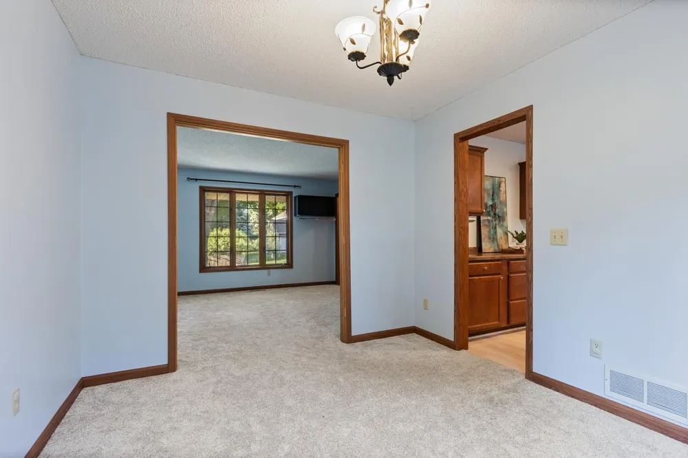 8818 Belvedere Drive Eden Prairie, MN 55347