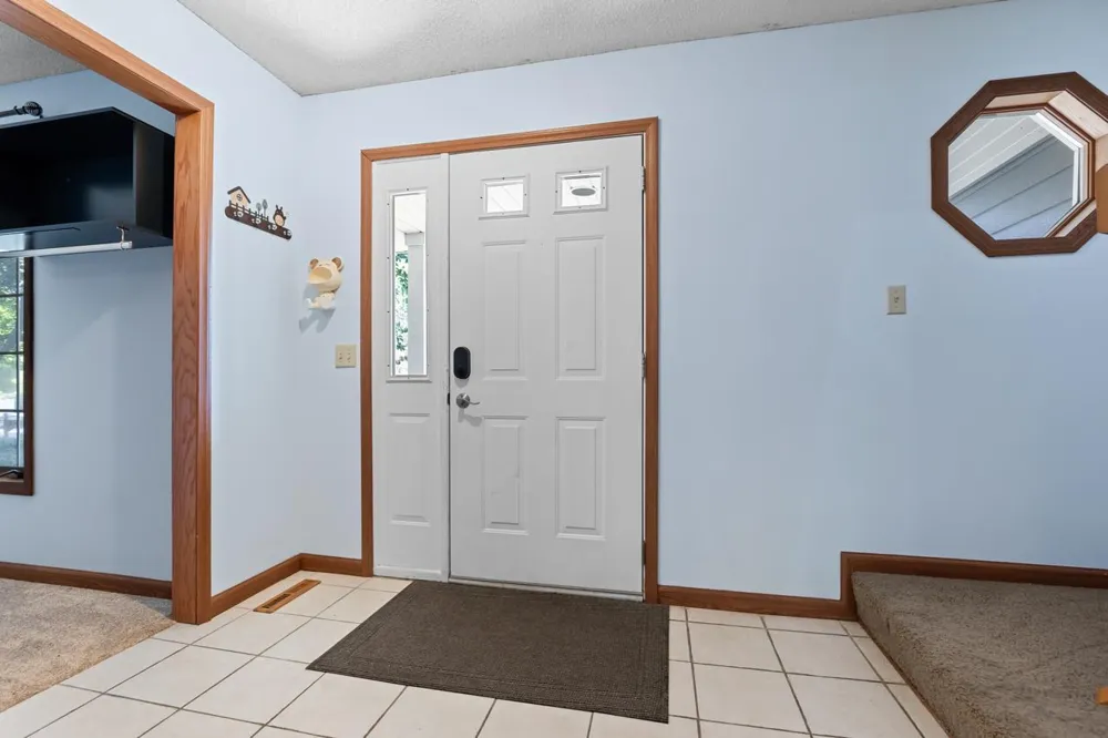 8818 Belvedere Drive Eden Prairie, MN 55347