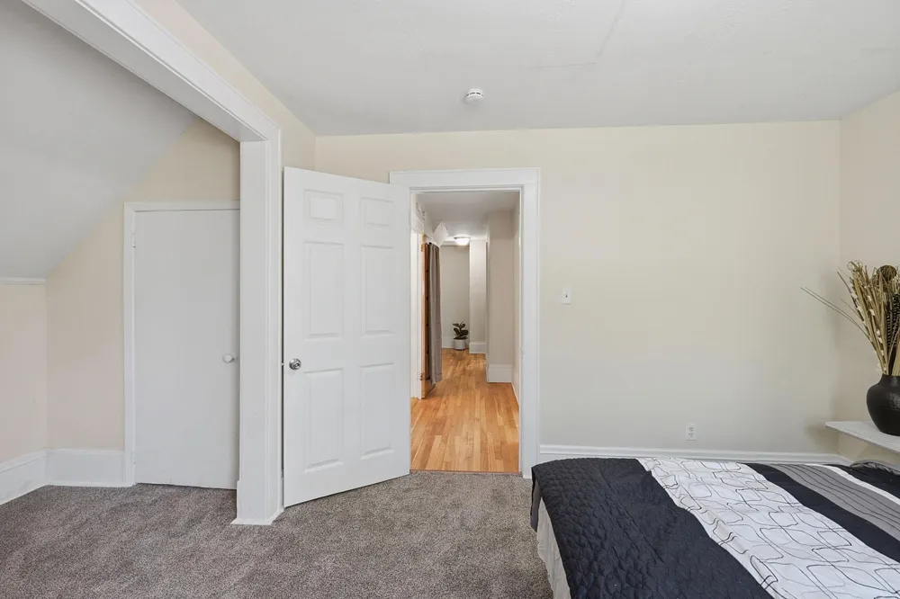 1032 Desoto Street Saint Paul, MN 55130