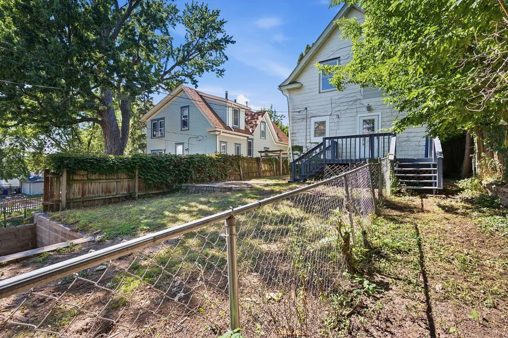 1032 Desoto Street Saint Paul, MN 55130