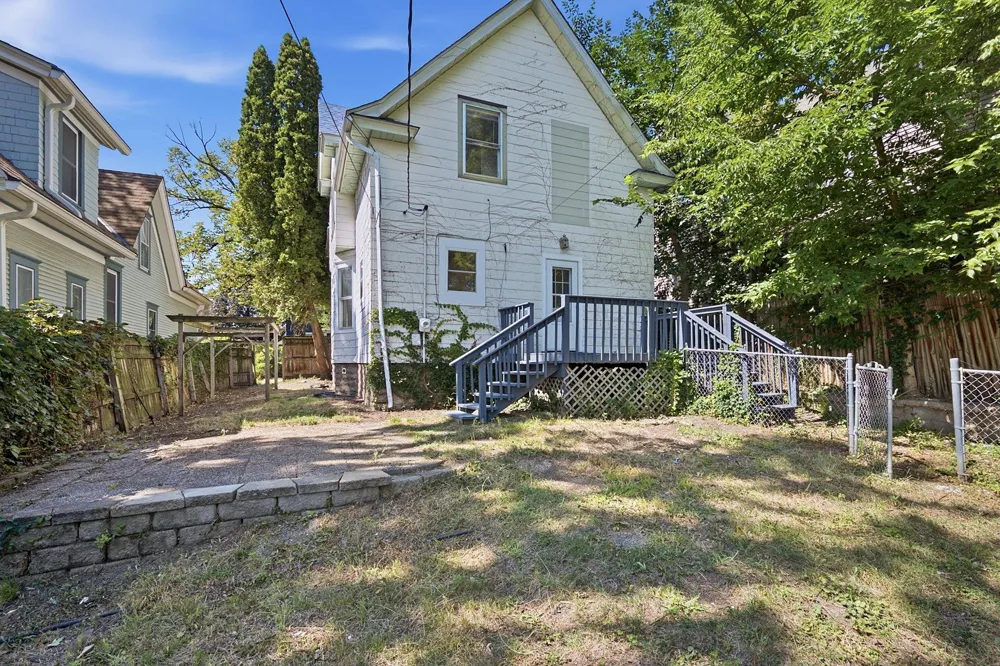 1032 Desoto Street Saint Paul, MN 55130