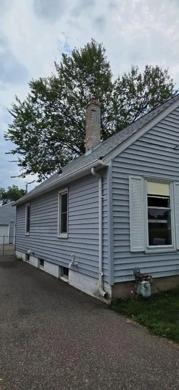 1034 Bidwell Street West Saint Paul, MN 55118