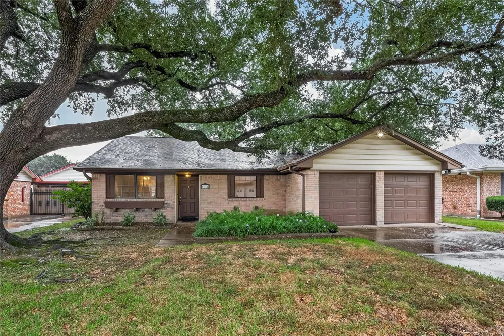 5735 Hoover Street Houston, TX 77092