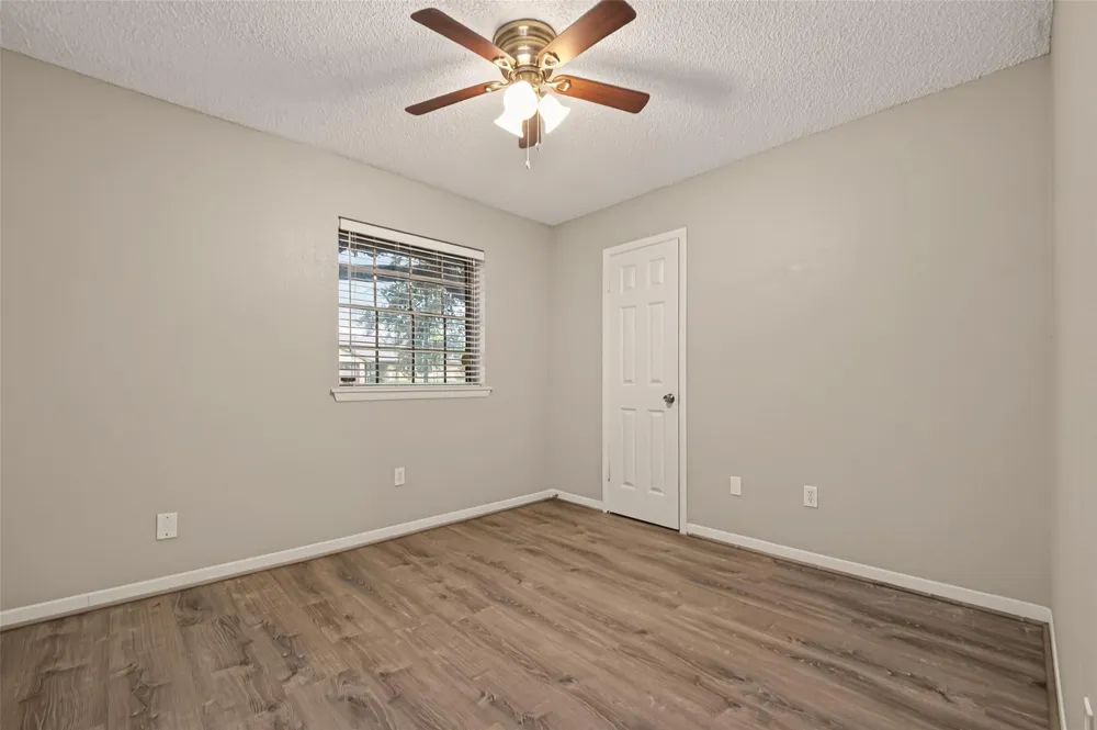5735 Hoover Street Houston, TX 77092