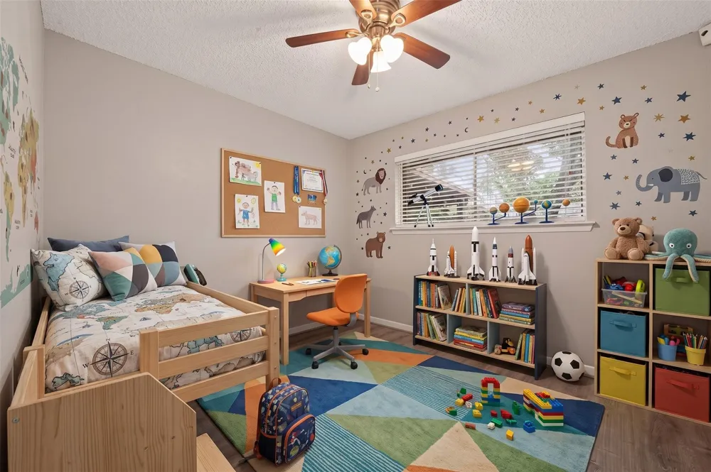 5735 Hoover Street Houston, TX 77092