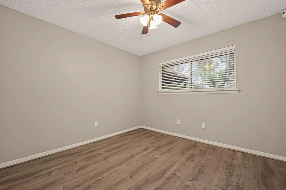 5735 Hoover Street Houston, TX 77092