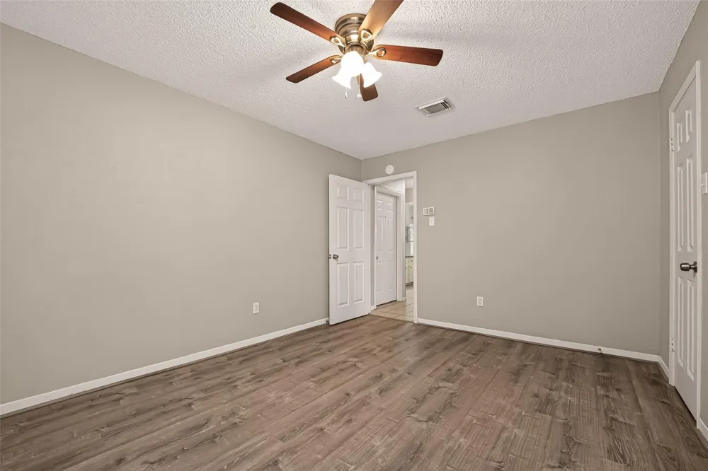 5735 Hoover Street Houston, TX 77092