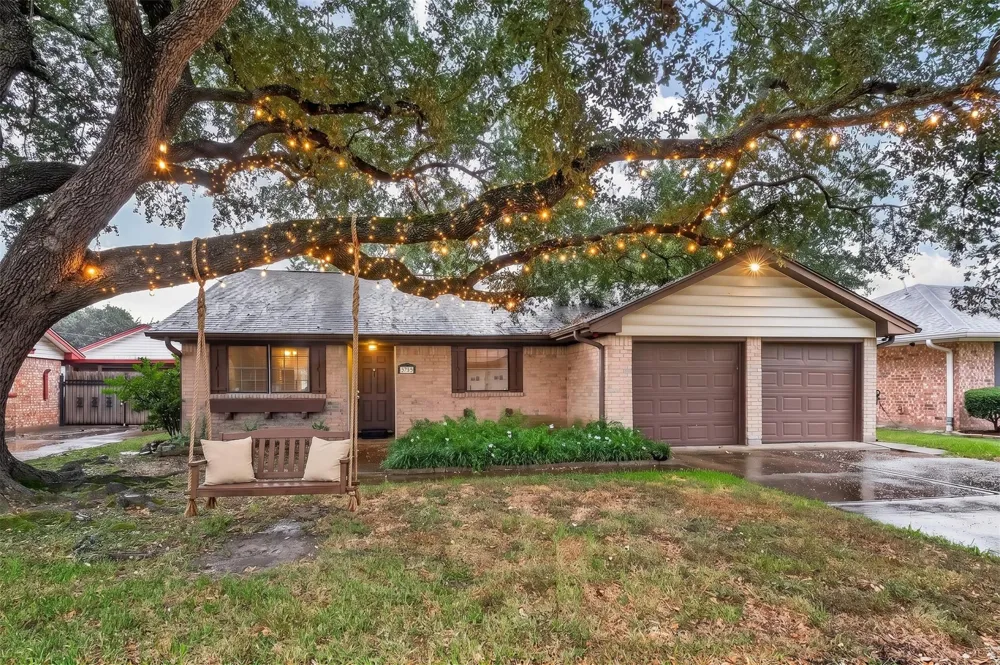 5735 Hoover Street Houston, TX 77092