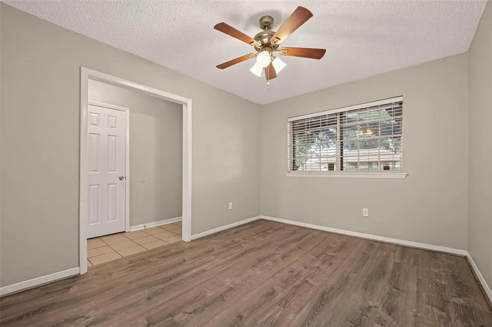 5735 Hoover Street Houston, TX 77092